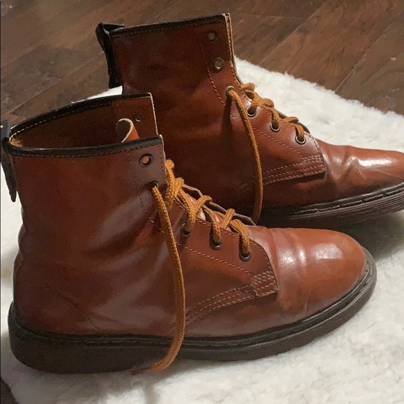 Dr. Martens boots unisex